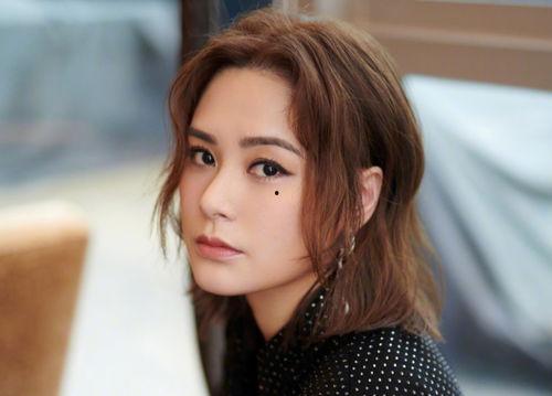 娱乐吃瓜女艺人定位,那些热衷于吃瓜的女艺人,她们的生活与事业 第2张 娱乐吃瓜女艺人定位,那些热衷于吃瓜的女艺人,她们的生活与事业 第2张