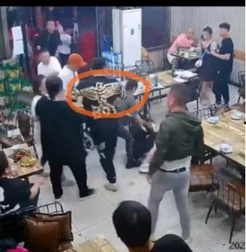 小伙子爆料唐山事件视频,小伙子亲历者视角下的惊心动魄瞬间 第1张 小伙子爆料唐山事件视频,小伙子亲历者视角下的惊心动魄瞬间 第1张